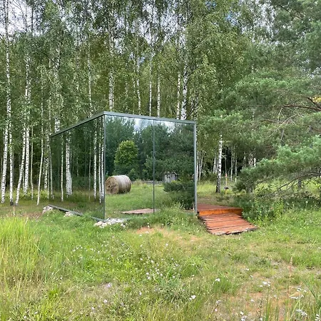 Kuldi Mirror House * Koigera