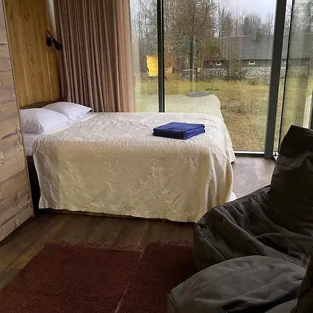 Kuldi Mirror House Koigera