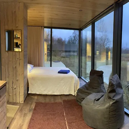 Alpehytte Kuldi Mirror House Koigera