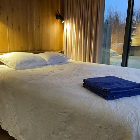 Kuldi Mirror House Koigera