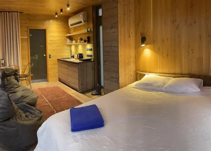 Kuldi Mirror House *